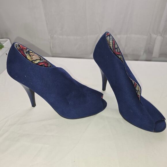 Christian Siriano Shoes - Christian Siriano navy blue suede shoe heels size 10
